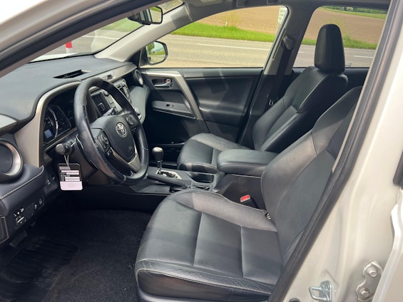 Vehicle image 23