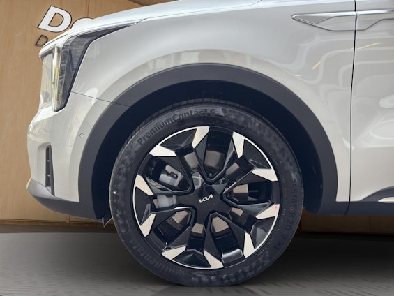 Vehicle image 14 Vehicle image 14