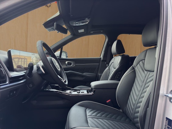 Vehicle image 9 Vehicle image 9