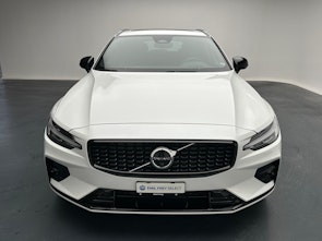 Vehicle image VOLVO V60 2.0 B5 Ultimate Dark AWD