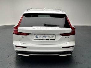 Vehicle image VOLVO V60 2.0 B5 Ultimate Dark AWD