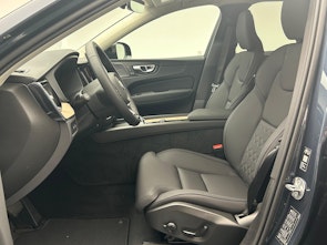 Vehicle image VOLVO XC60 2.0 T6 TE Ultra Dark eAWD