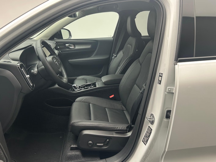Vehicle image VOLVO XC40