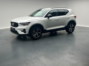 Vehicle image VOLVO XC40 2.0 B3 MH Plus Dark