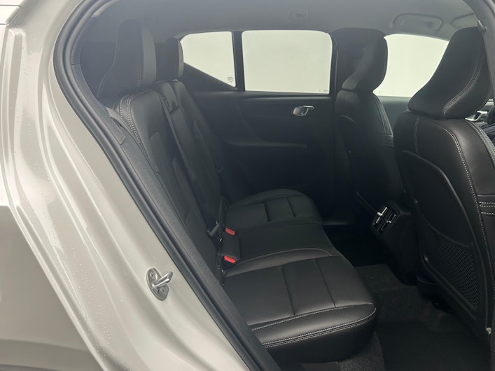 Vehicle image VOLVO XC40