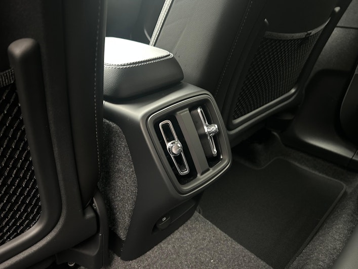 Vehicle image VOLVO XC40