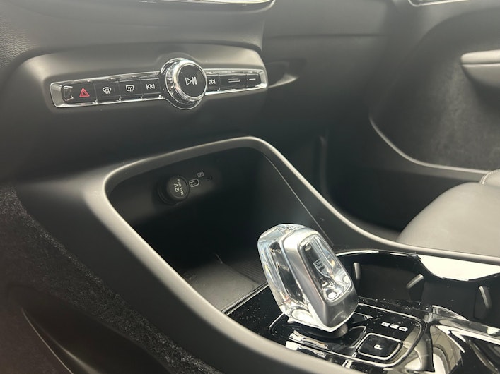 Vehicle image VOLVO XC40