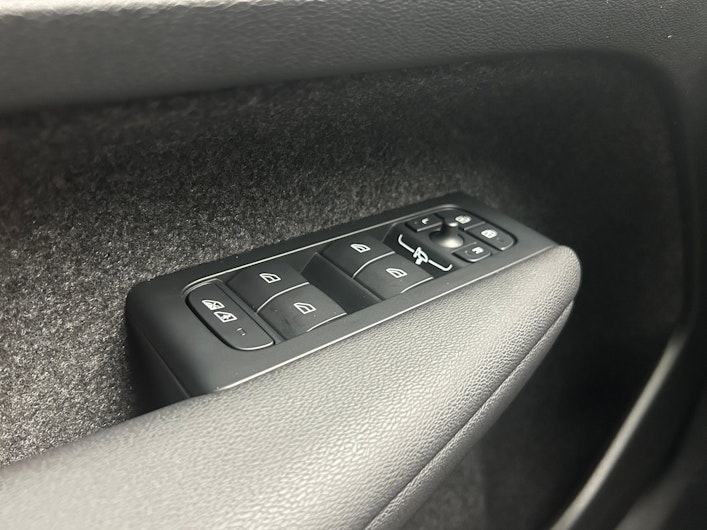 Vehicle image VOLVO XC40