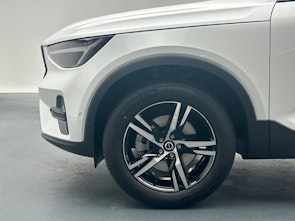 Vehicle image VOLVO XC40 2.0 B3 MH Plus Dark
