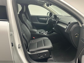 Vehicle image VOLVO XC40 2.0 B3 MH Plus Dark