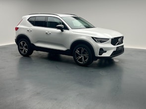 Vehicle image VOLVO XC40 2.0 B3 MH Plus Dark