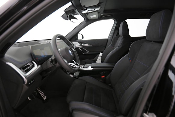 BMW iX1 30 xDrive 1