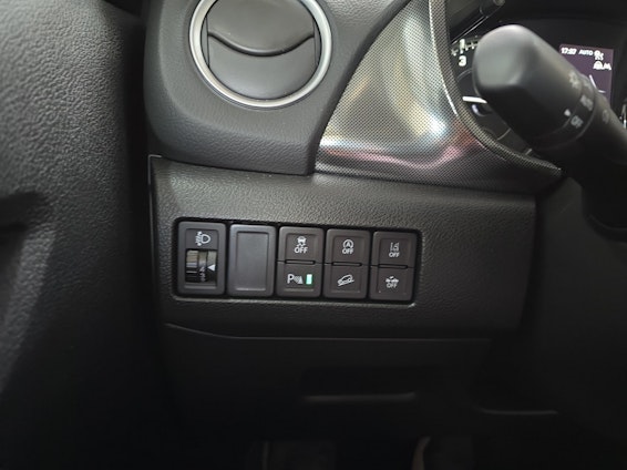 Vehicle image 13 Vehicle image 13