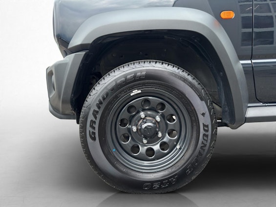 Vehicle image 8