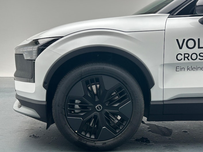 Vehicle image VOLVO EX 30