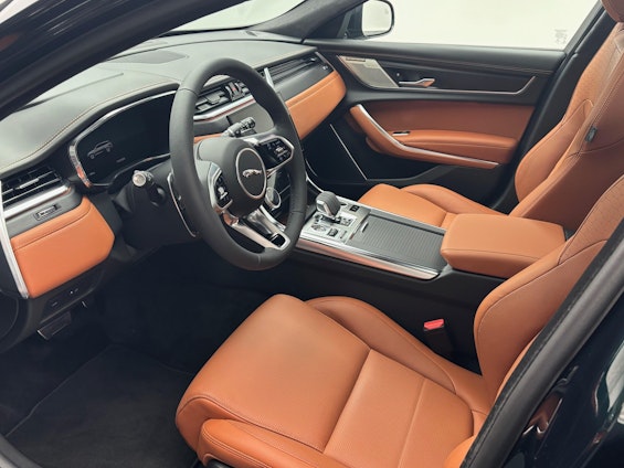 Vehicle image 15 Vehicle image 15