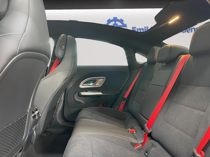 Vehicle image MERCEDES-BENZ CLA 350