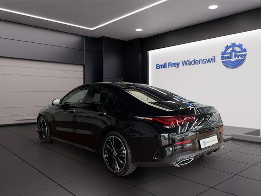 MERCEDES-BENZ CLA 180 AMG Line 3