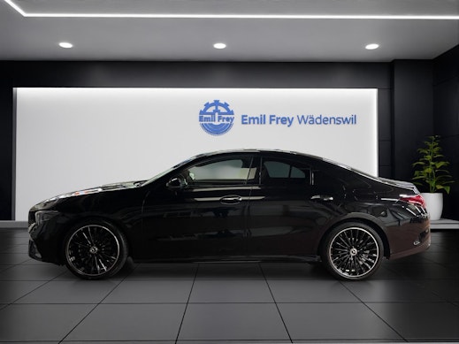 MERCEDES-BENZ CLA 180 AMG Line 2