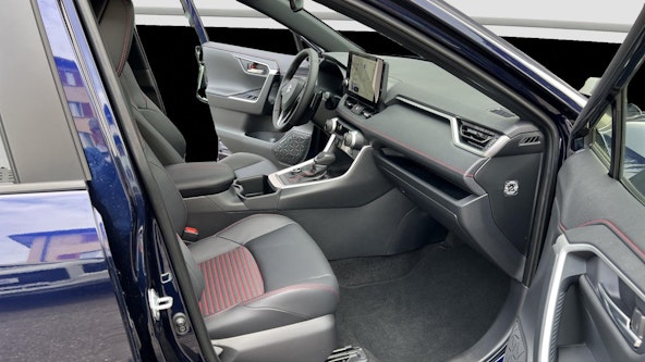 Vehicle image 14
