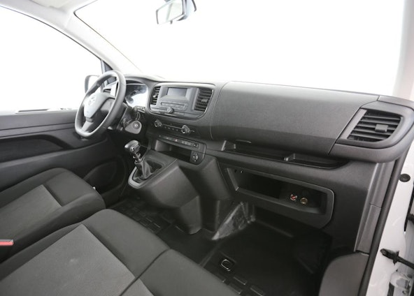 Vehicle image 4 Vehicle image 4