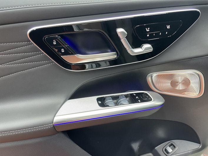 Vehicle image MERCEDES-BENZ GLC 300