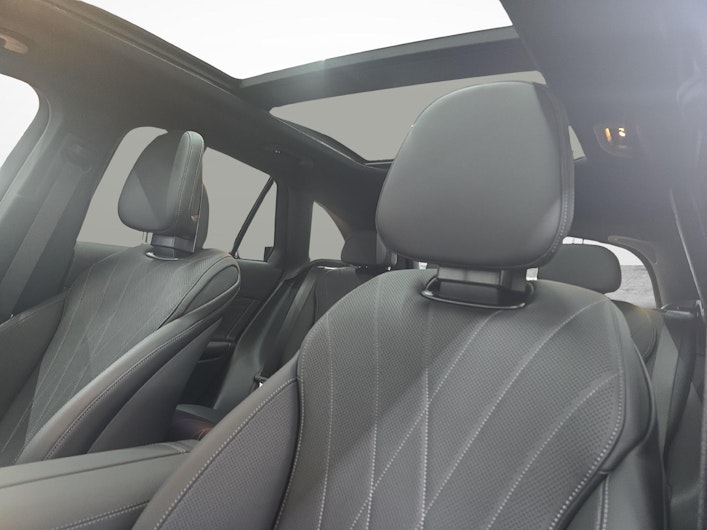 image du véhicule MERCEDES-BENZ GLC 400