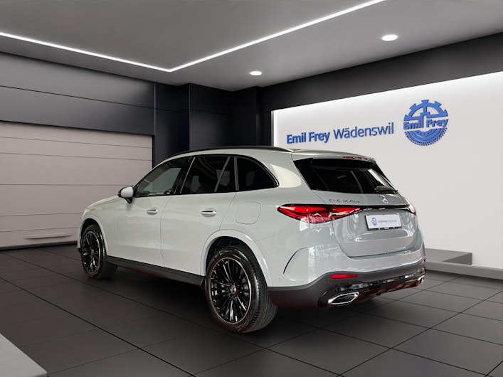 Vehicle image MERCEDES-BENZ GLC 300