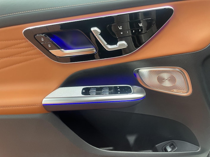 Vehicle image MERCEDES-BENZ GLC 300