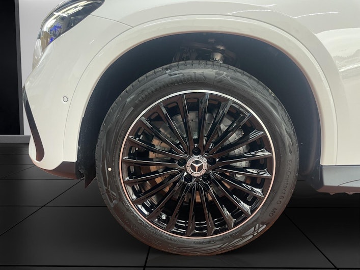 Vehicle image MERCEDES-BENZ GLC 300