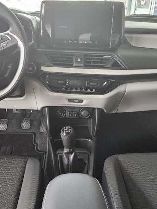 Vehicle image 8 Vehicle image 8