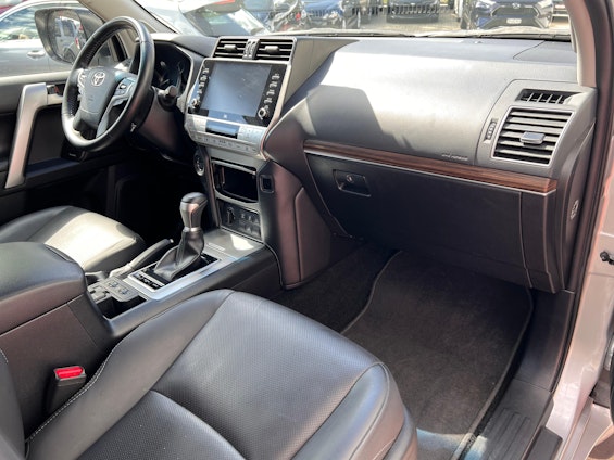 Vehicle image 13 Vehicle image 13