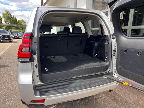 Vehicle image 6 Vehicle image 6