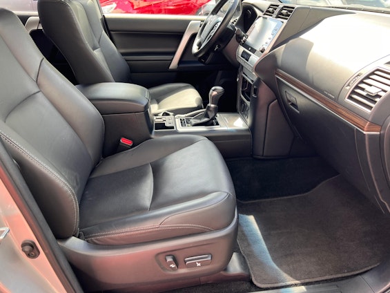 Vehicle image 12 Vehicle image 12