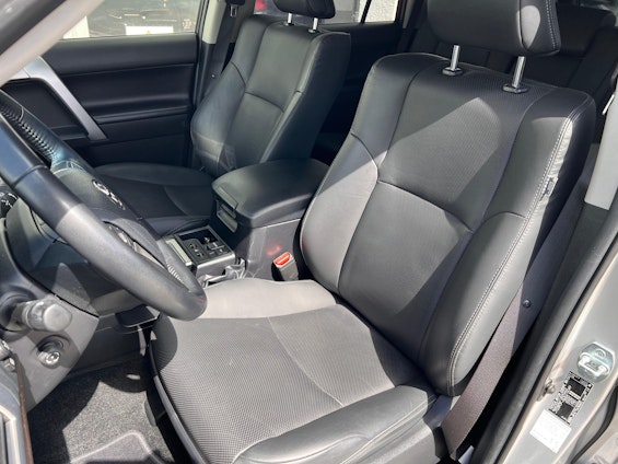 Vehicle image 9 Vehicle image 9