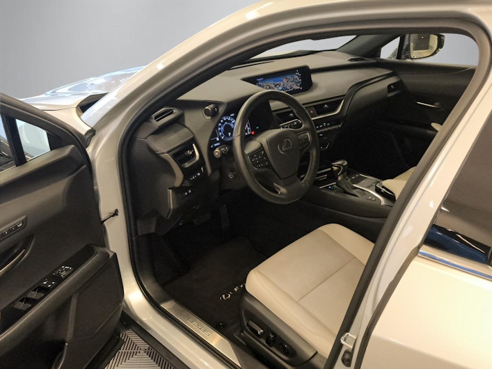Vehicle image LEXUS UX