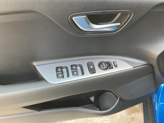 Vehicle image 6 Vehicle image 6