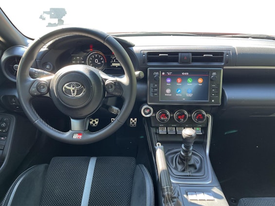 Vehicle image 4