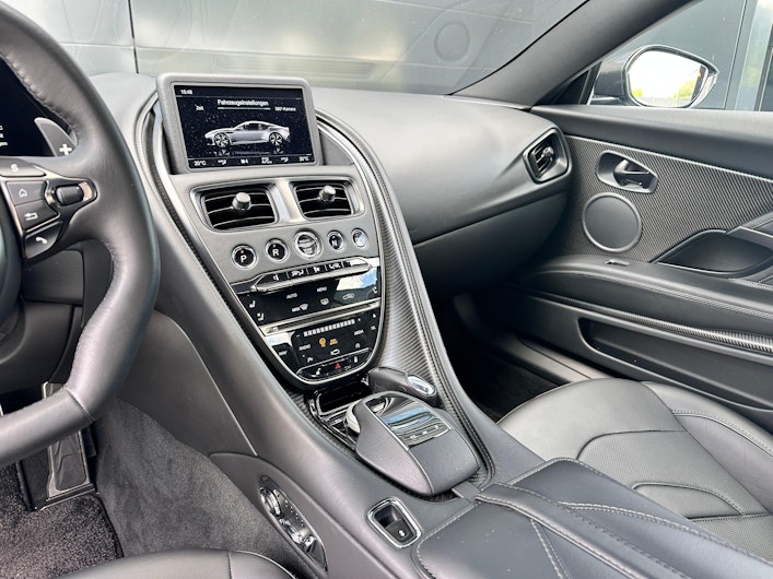 Vehicle image ASTON MARTIN DBS