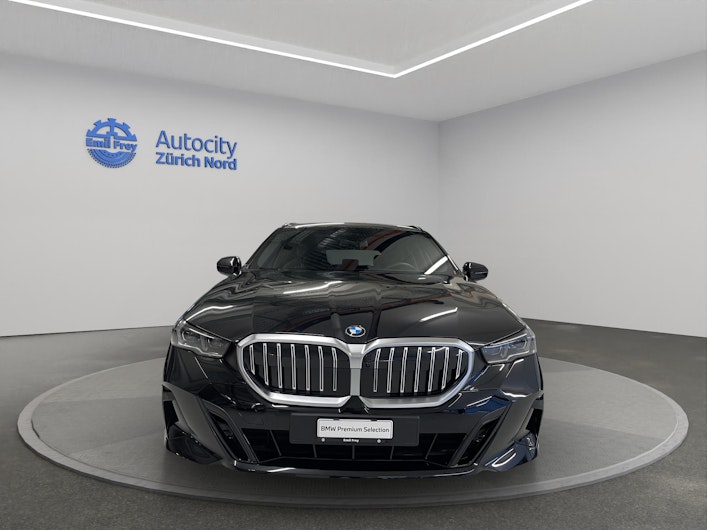 Vehicle image BMW 5 SERIES