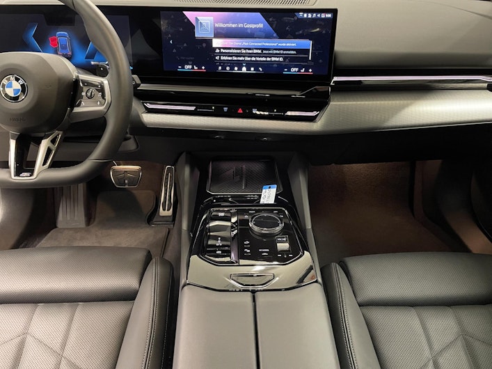 Vehicle image BMW 5 SERIES