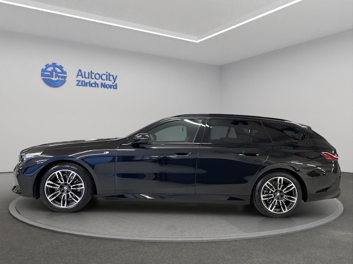 Vehicle image BMW 5 SERIES