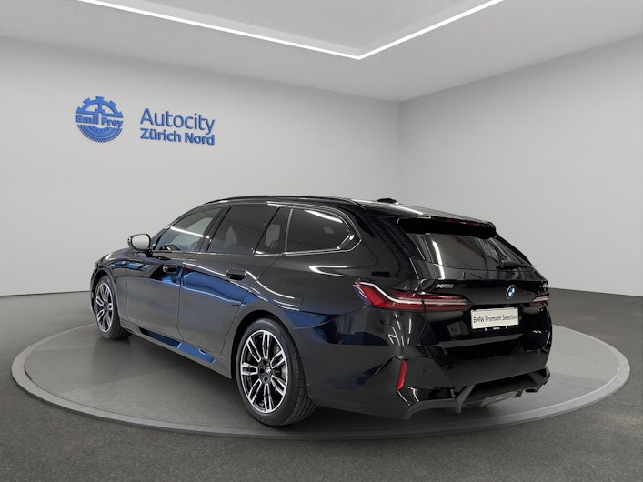 Vehicle image BMW 5 SERIES