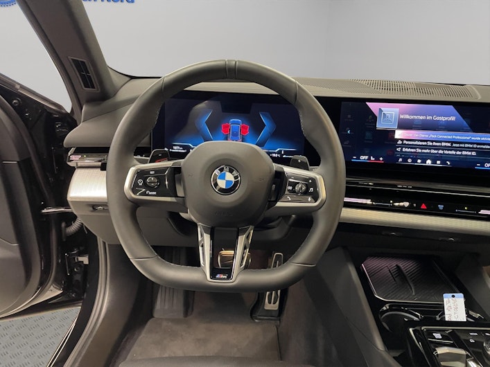 Vehicle image BMW 5 SERIES