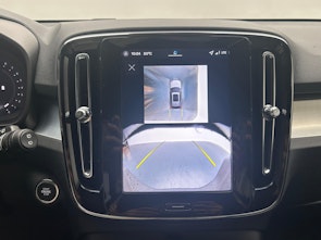 Vehicle image VOLVO XC40 2.0 B3 MH XCITE