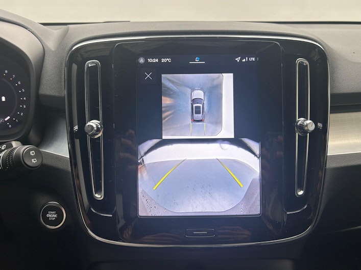 Vehicle image VOLVO XC40