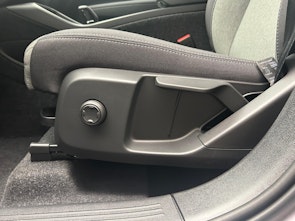 Vehicle image VOLVO XC40 2.0 B3 MH XCITE