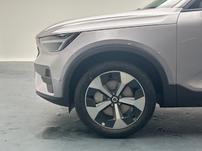 Vehicle image VOLVO XC40 2.0 B3 MH XCITE