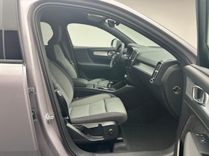 Vehicle image VOLVO XC40 2.0 B3 MH XCITE