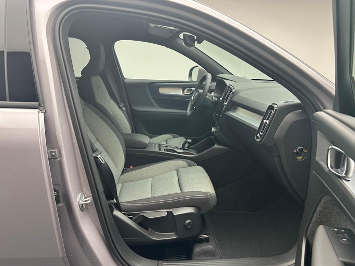 Vehicle image VOLVO XC40